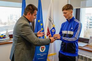 "Trofeul Argeșului" și sprijin financiar local pentru campionul național de box pentru tineret