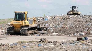 Administrația Fondului pentru Mediu va &icirc;nchide și ecologiza șase gropi de gunoi