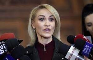 Firea, despre violența domestică: &bdquo;Agresorii care &icirc;ncalcă ordinele de protecție vor fi ținuți departe cu ajutorul brăţărilor electronice"