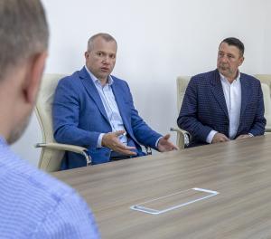 Asociere &icirc;ntre Galați și V&acirc;nători pentru achiziția de mijloace de transport nepoluante