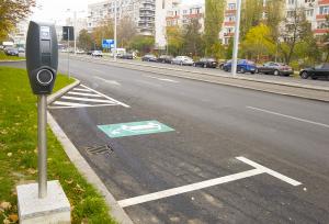 Primăria Galați pune &icirc;n funcțiune cinci stații pentru &icirc;ncărcarea mașinilor electrice și hibrid