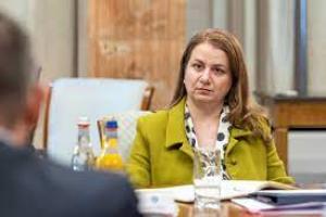 Ministrul Educației are vești bune pentru angajații din Educație: luna aceasta se vor acorda primele de carieră didactică și de carieră profesională