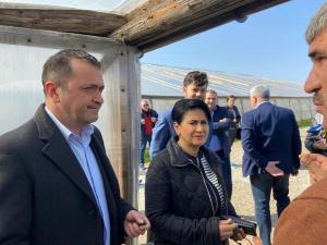 Deputatul Viorica Sandu, &icirc;nt&acirc;lnire cu legumicultorii din Matca: &bdquo;Meseria&rdquo; asta se moşteneşte din tată &icirc;n fiu și &icirc;nmagazinează multă muncă