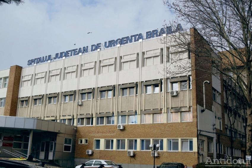 Scandal la Spitalul Județean din Brăila. Mai mulți muncitori pakistanezi infectaţi cu COVID-19 au distrus geamurile, au fumat &icirc;n salon și s-au cercetat cu asistentele