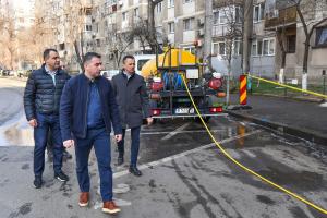 Am &icirc;nceput curățenia de primăvară. Primarul Paul Moldovan: &rdquo;Lucrăm fără pauză, inclusiv &icirc;n weekenduri&rdquo;