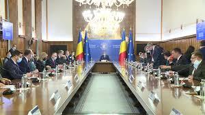 Liderii coaliţiei se &icirc;nt&acirc;lnesc &icirc;ntr-o ultimă şedinţă de discuţie pe buget și certificat verde