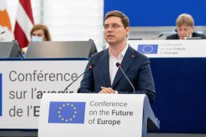 Peste 40.000 de mesaje pentru aderarea Rom&acirc;niei la spațiul Schengen au fost depuse la sediul Consiliului UE de eurodeputatul PSD, Victor Negrescu