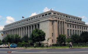 &Icirc;nscrieri deschise pentru tinerii care vor să facă internship la Guvern