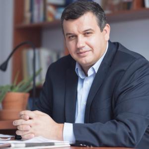 Tomac: UE va acorda Rom&acirc;niei peste 1,5 miliarde de euro pentru combaterea abandonului școlar