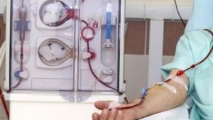 Autospecială care transporta o pacientă la Centrul de Dializă, implicată &icirc;ntr-un accident