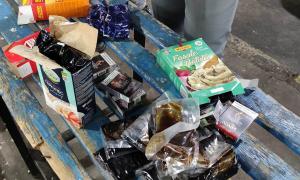 Nouă kilograme de tutun ascunse &icirc;n cutii pentru alimente, descoperite de polițiștii de frontieră