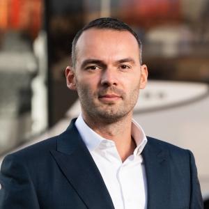 VIDEO S-a ales gunoiul de promisiunea primarului din Tecuci: &icirc;n locul pieței Cernicari este un maidan