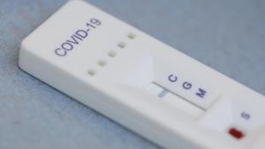 Explozie de noi cazuri de COVID-19: 388 de &icirc;mbolnăviri, &icirc;n ultimele 24 de ore